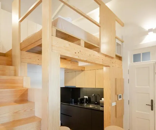 아파트 Gateway House