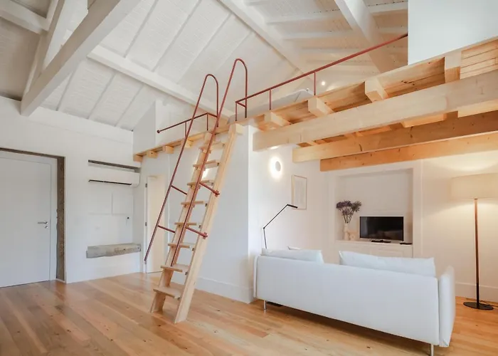 아파트 Gateway House