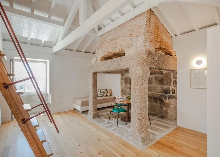 아파트 Gateway House