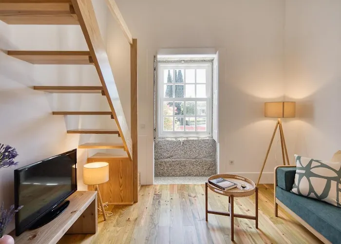 아파트 Gateway House *