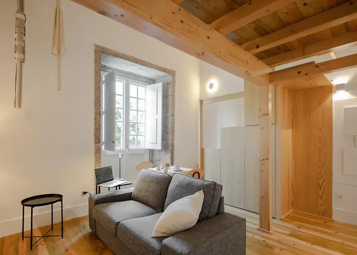 아파트 Gateway House